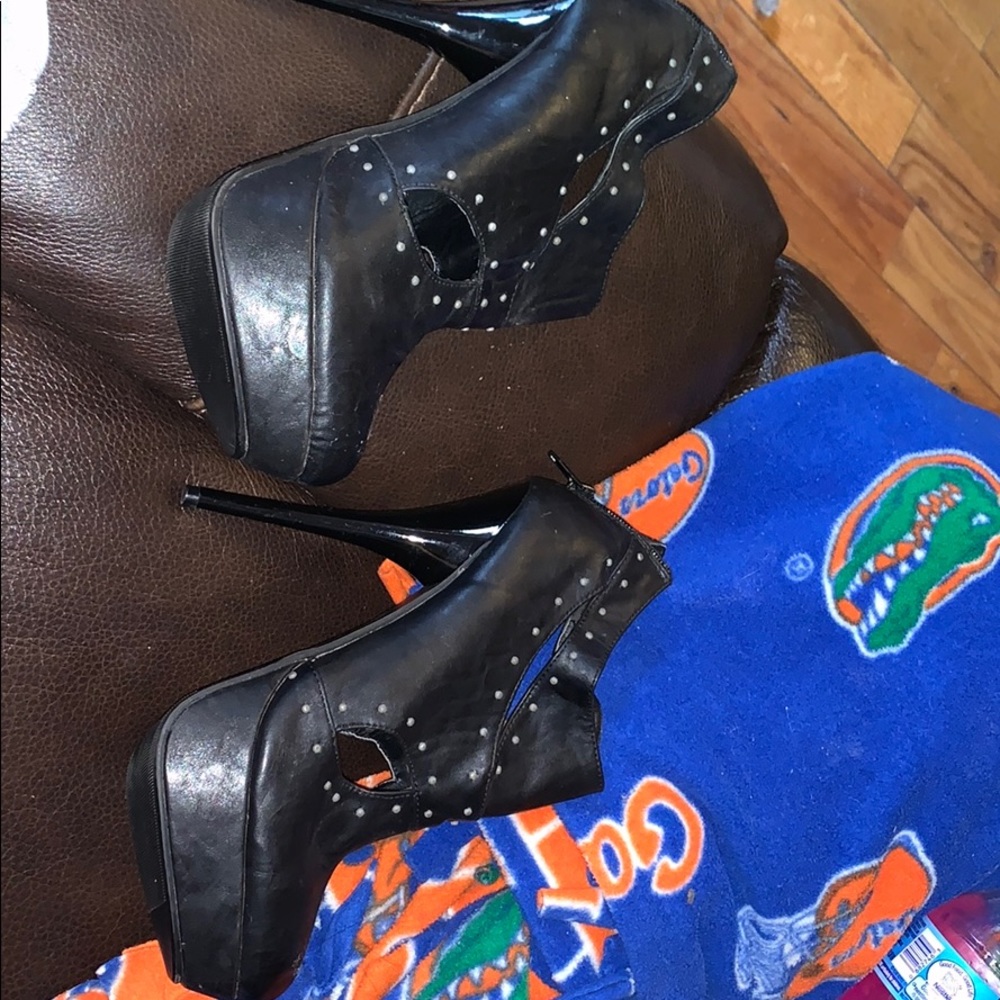 BUNDLE 3 FOR $15 City snappers heels